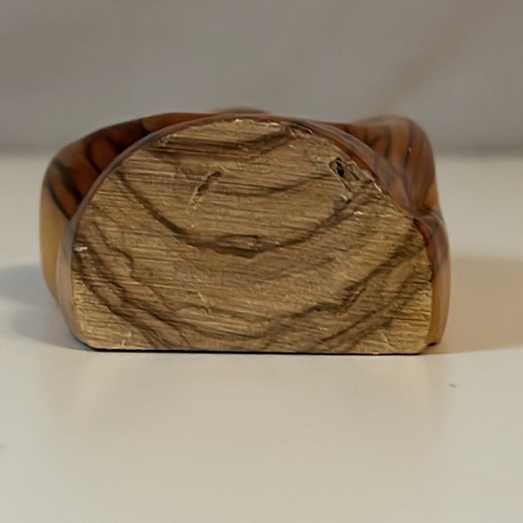 Small Olive Wood Sculpture of the Holy Family - Picture 9 of 10